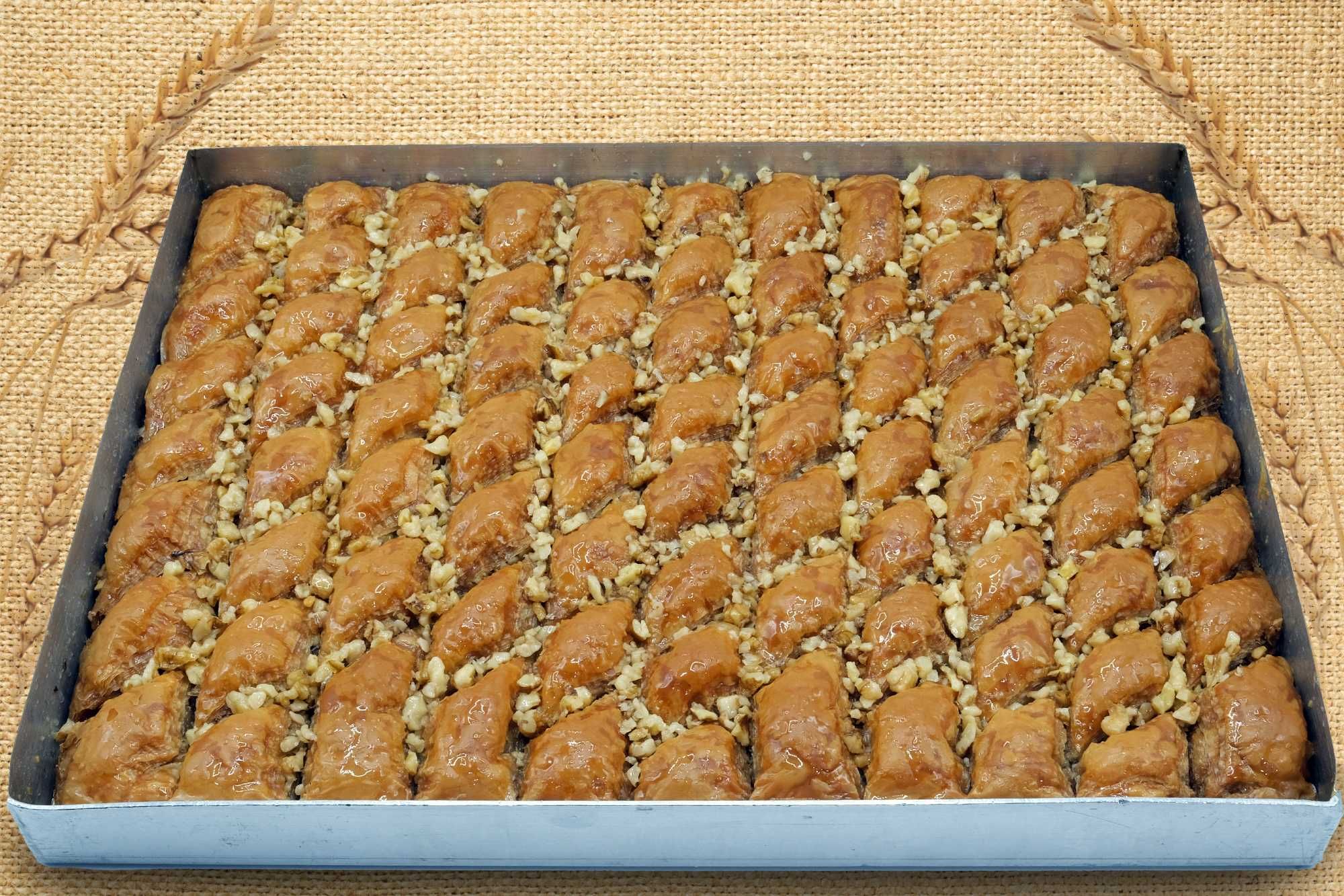 cevizli ev baklavasi 2 5 kg tepsi asiltat com